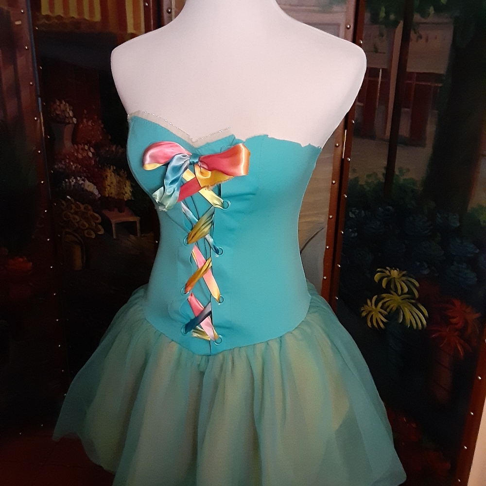 Corsette costume in turquoise with 6 layers of tulle ending in soft satin layer
